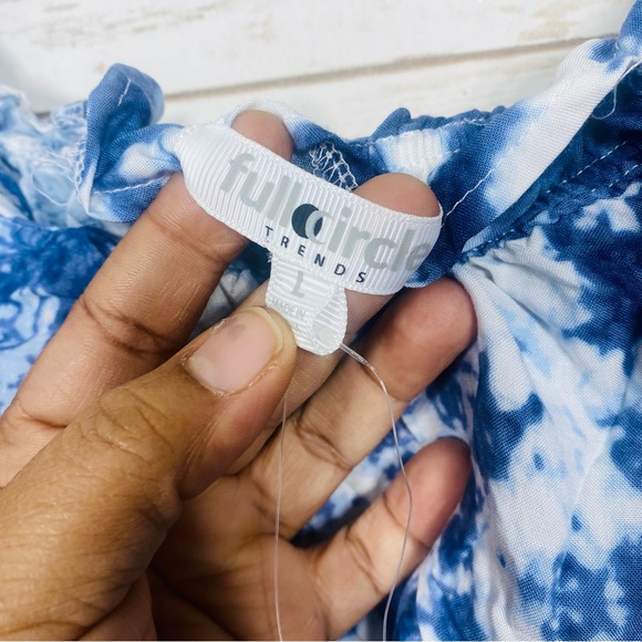 Full Circle Blue Tie-Dye Women's Elastic Off The Shoulder Crop Blouse Size L - Picture 2 of 4